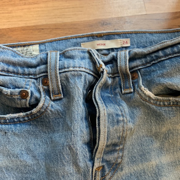 Levi’s Wedgie Fit Straight Leg Jeans - Picture 4 of 4